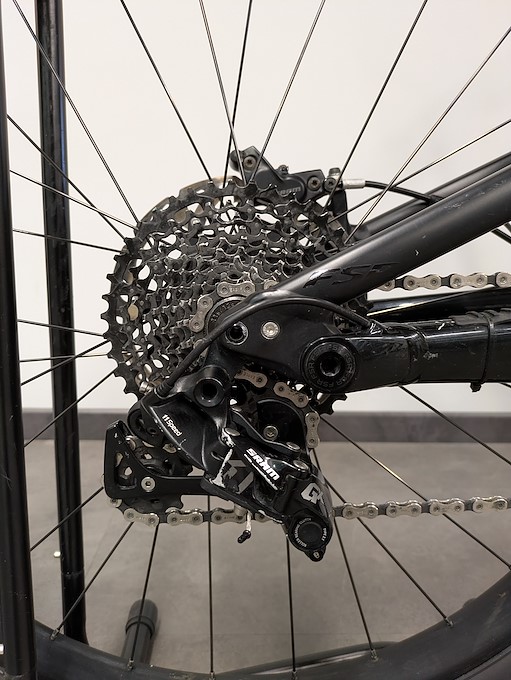SPECIALIZED KENEVO